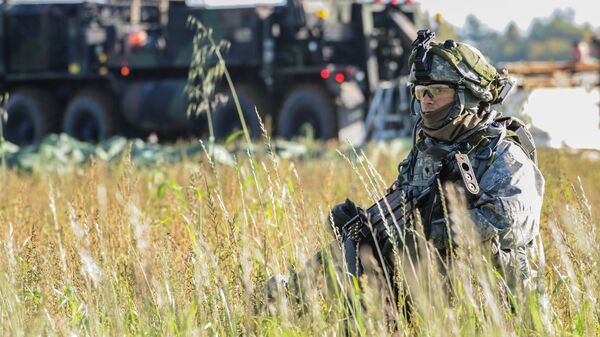 Американский военный во время учений в Германии