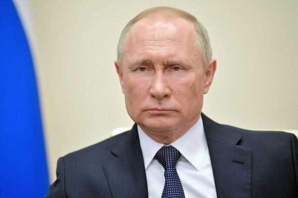 %Президент РФ В. Путин выступил с обращением к гражданам