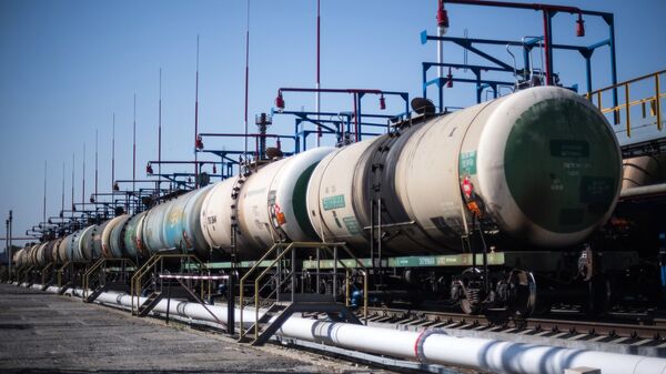 Цистерны на нефтебазе