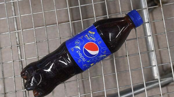 Coca-Cola и PepsiCo приостановили работу в России