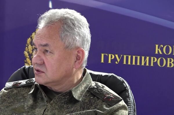 Глава Минобороны РФ С. Шойгу проверил передовой пункт группировки Восток